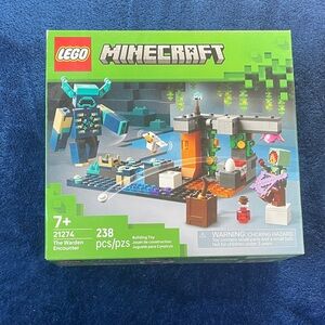 LEGO Minecraft The Warden Encounter Set with Blue and Green
